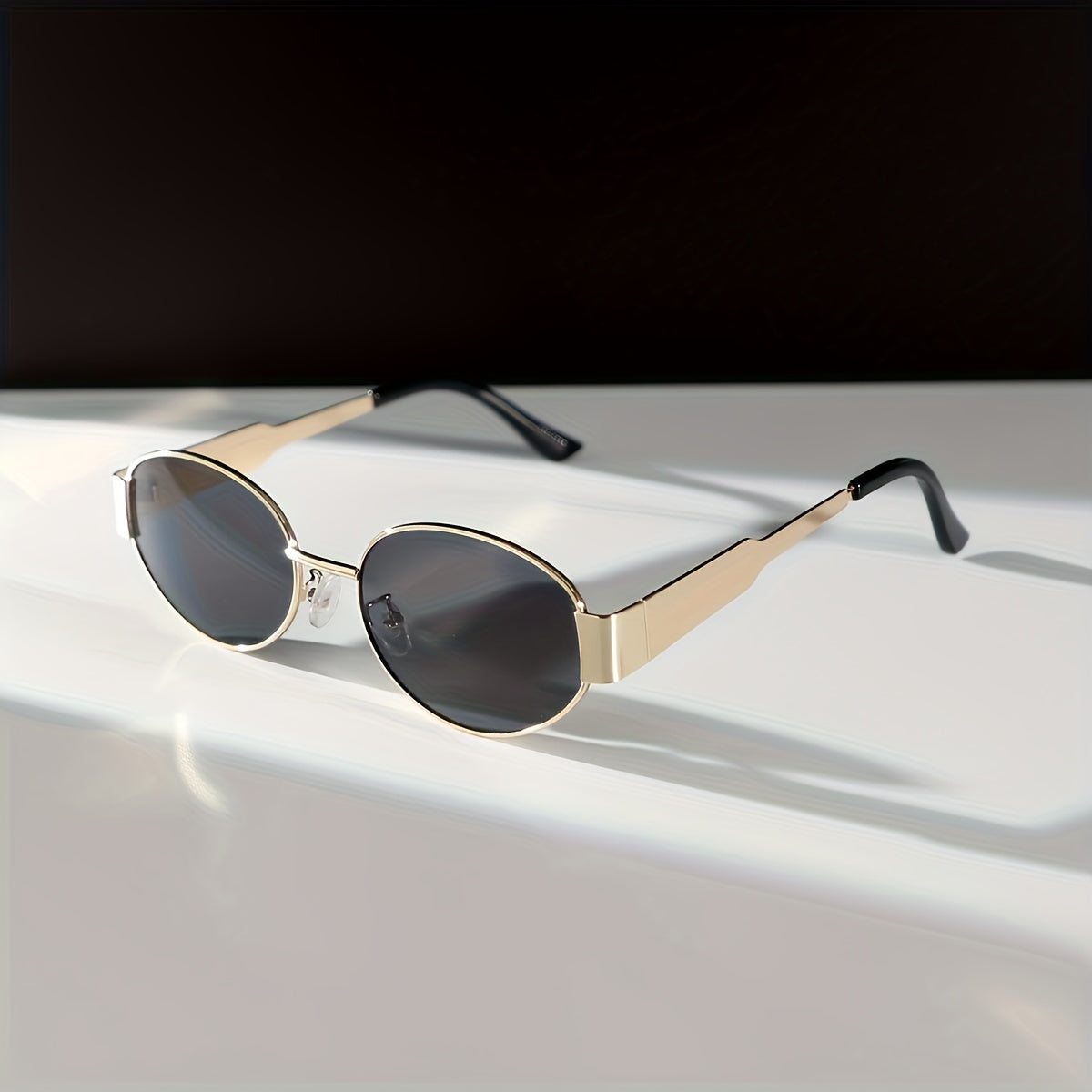 1 pair of chic oval metal fashion glasses - retro inspired, anti-reflective lenses, perfect street style, for both men and women, for family, for friends - BUY24 Live Store