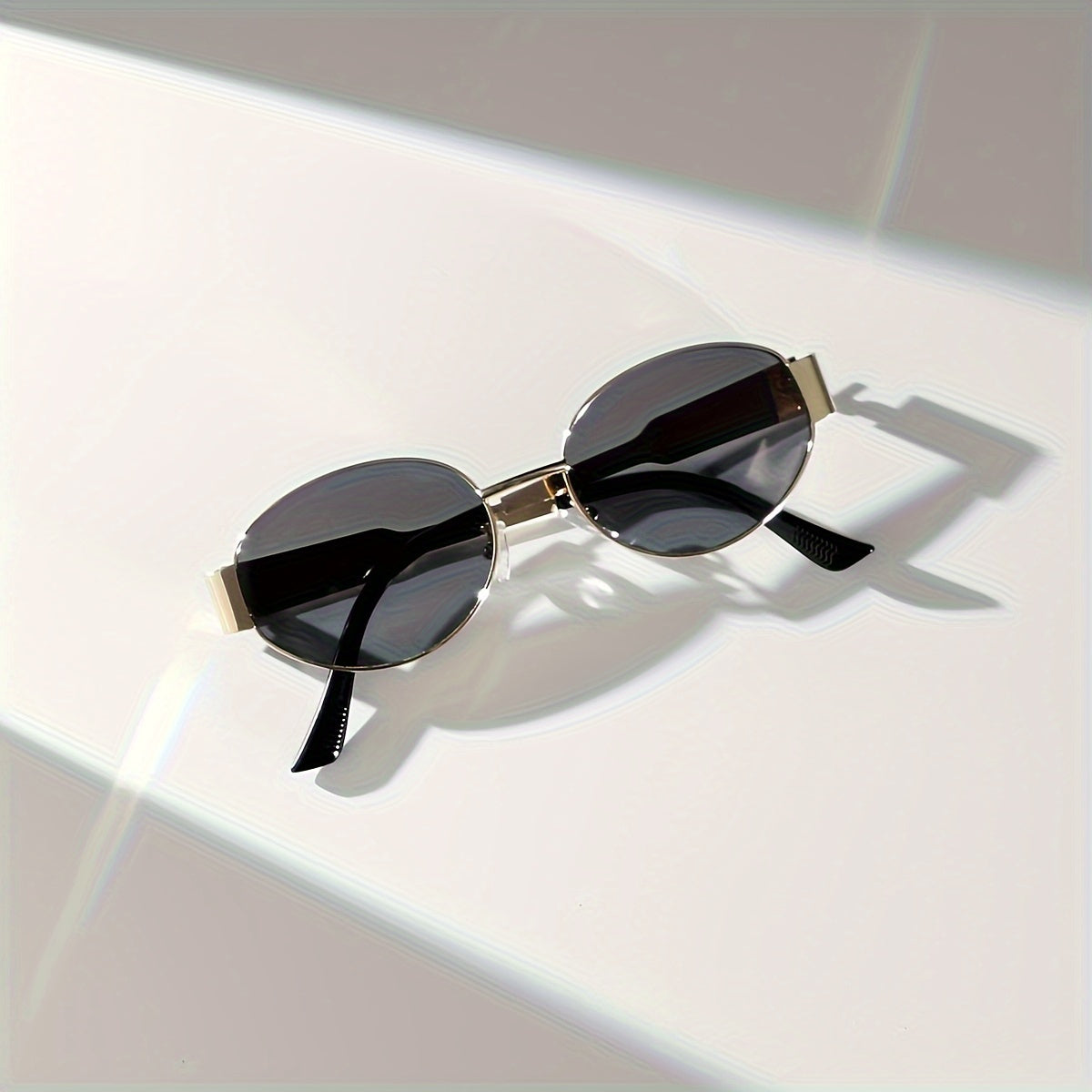 1 pair of chic oval metal fashion glasses - retro inspired, anti-reflective lenses, perfect street style, for both men and women, for family, for friends - BUY24 Live Store